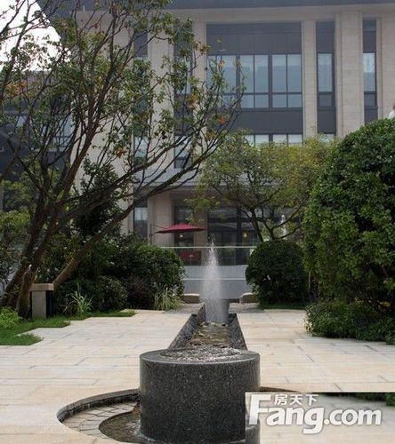 青龙湖7北湖壹号独栋别墅美丽的西山叠翠优美的湖景风光