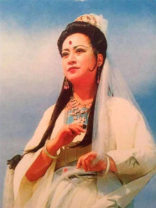 演过观音菩萨的演员,左大玢演的经典,还有一位是男演员演的