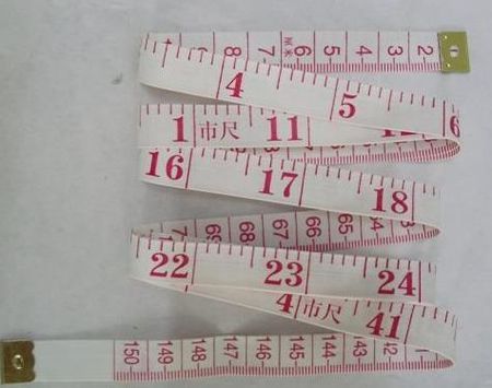 叫皮尺,也叫软尺.皮尺是一种用于测量的工具,可以用来量胸围.