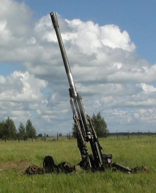 随着近年中国火控,通信,战场信息共享技术的发展,ah4超轻型榴弹炮还