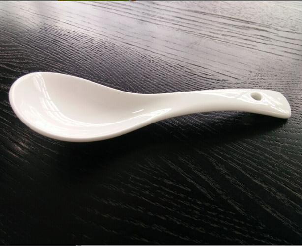 厂家批发日式汤匙 酒店餐厅日用陶瓷餐具 白瓷小勺子汤勺
