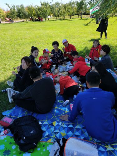 "——哈尔滨幼儿教育职业学校附属南岗幼儿园 写美篇 那就是野餐环节