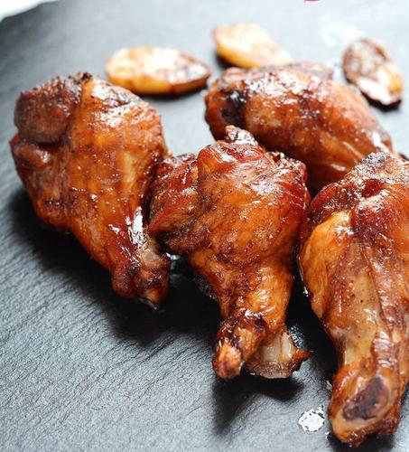 想要鸡翅根肉嫩不油腻,不煎不炸太赞了,我家高考生最爱的吃法