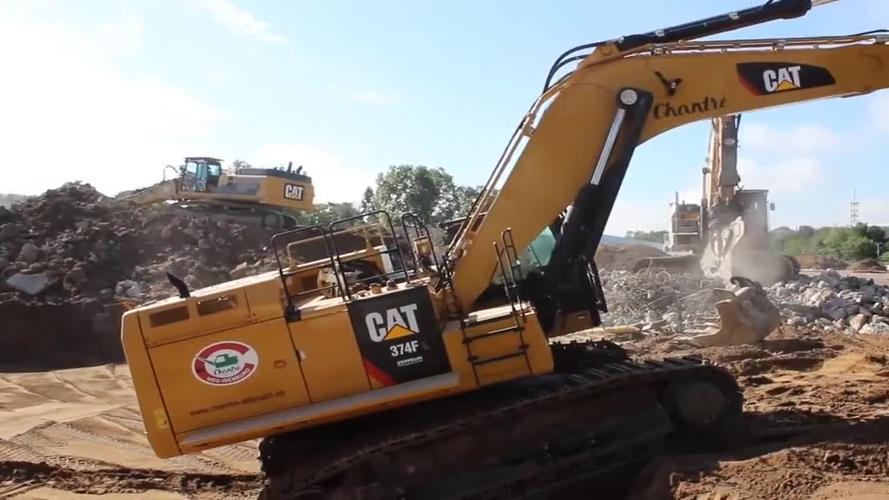 卡特374这挖掘机开的不是一般的好技术过硬