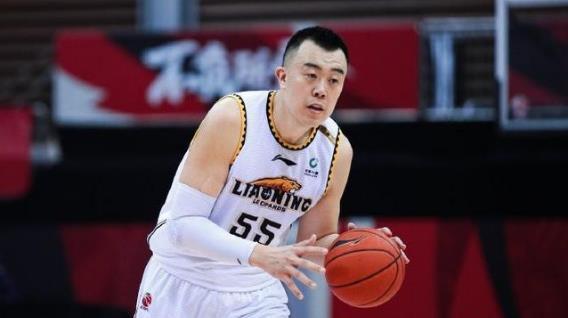 谁还质疑交易砍128辽宁男篮内线有他顶住韩德君可安心休养