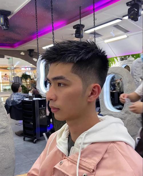 今夏男生换什么发型才好看呢?留好这3款,清爽干净又时髦!