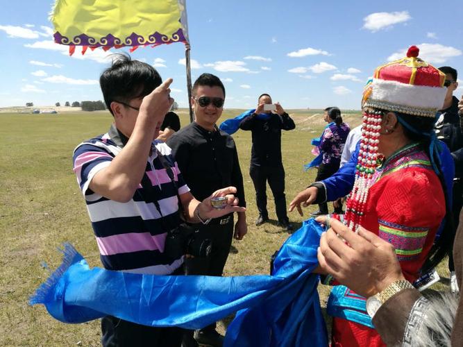 十年后再次踏上呼伦贝尓这块土地,再次感受大草原的味道.