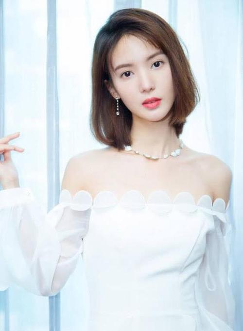 也就是说女演员a是无辜的,是过来救场的,结果被黑得很惨.