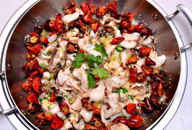 临潼会昌路568元抢原价116元鱼火锅套餐2斤黑鱼锅底土豆片绿色蔬菜油