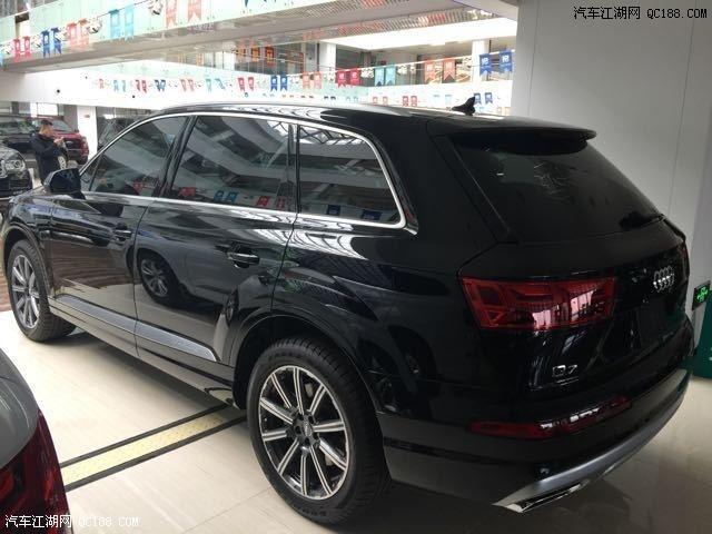 2017款奥迪q7加规版七座suv 全景天窗/20轮现车报价