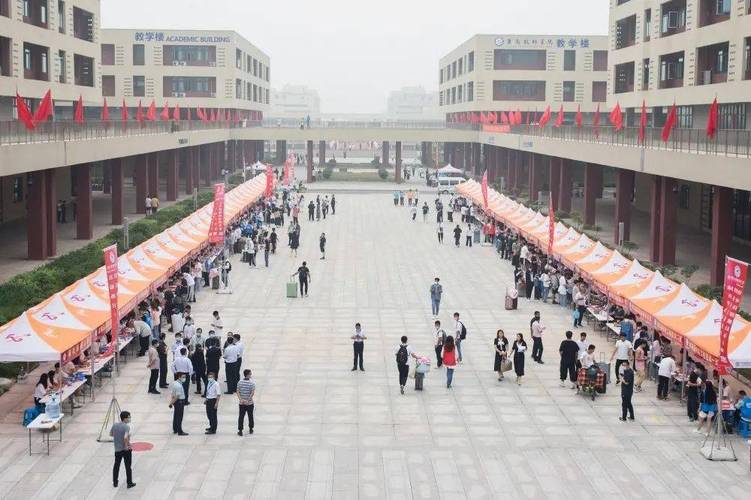 迎新日 | 邯郸职教城迎来6000余名新生