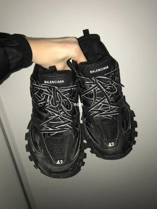 巴黎世家track_巴黎世家怎么样_鞋子_设计_巴黎世家鞋