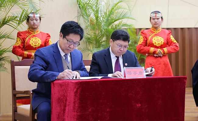 陈永胜校长与学科建设单位代表签署责任状