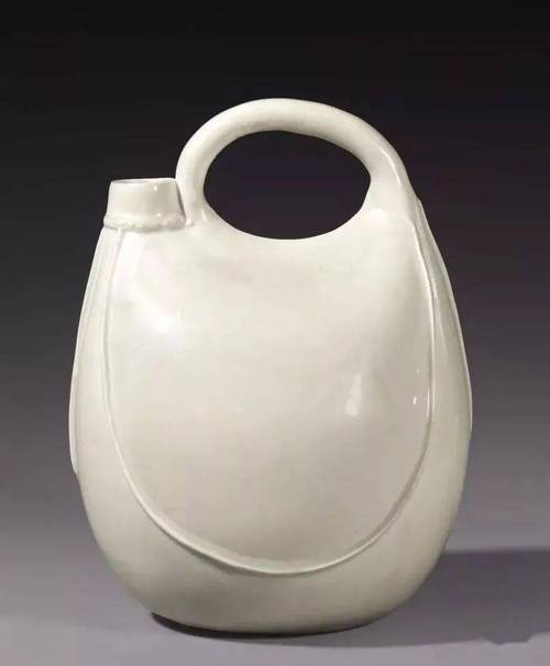 褐釉皮囊壶 美国哈佛艺术博物馆藏唐代白瓷皮囊壶,1956年陕西省西安市
