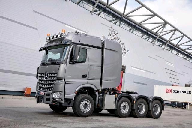 最大牵引250吨,奔驰阿克托斯slt大件运输车第500台交付