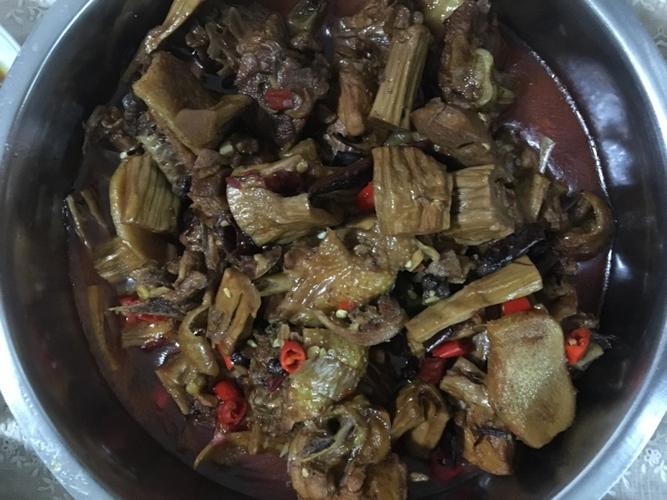 干笋烧鸡