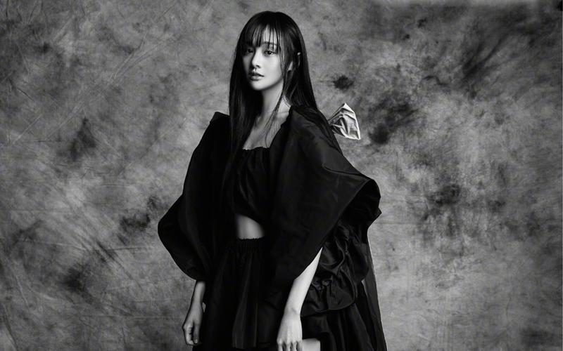 郑爽性感黑白图片-美女壁纸-高清美女图片-第2图-娟娟