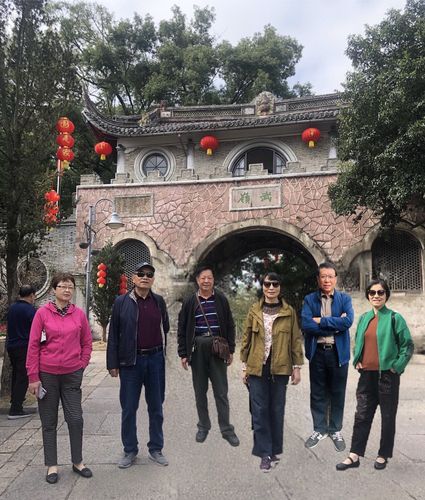 于2020年11月15日乐乐群友游宿奉化大堰村留影