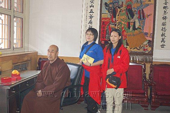 凤凰网 华人佛教栏目组走近五台山