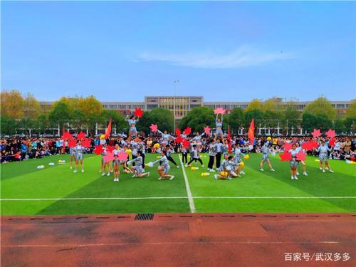 又到红枫季-文华学院举行红枫文化节
