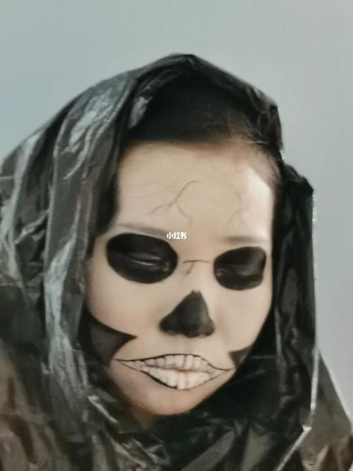 骷髅妆骷髅妆是影视化妆中个性妆的一种.