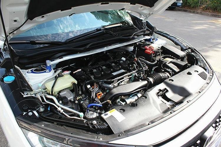 【佛山】2016年5月 本田 思域 1.5t 220turbo 尊贵版 白色 自动档