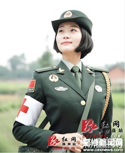 参加大阅兵的女兵 有一个长沙县的萌妹子