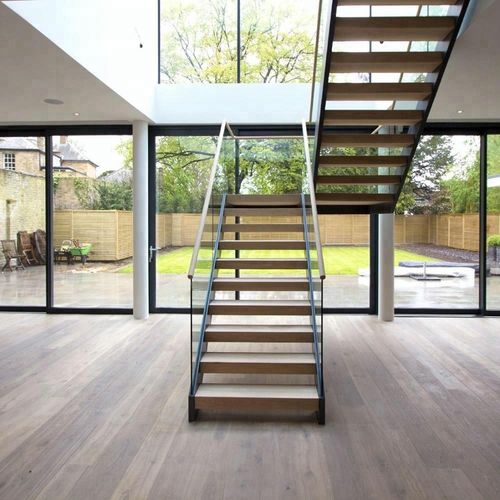 u型木楼梯设计室内单纵梁楼梯玻璃/不锈钢栏杆