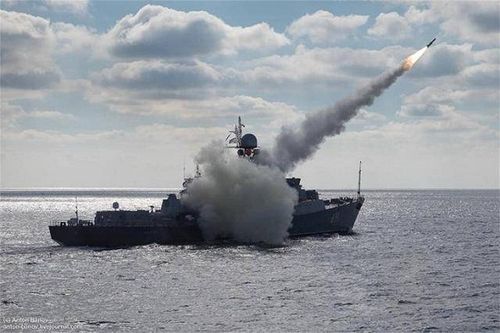 俄罗斯黑海实弹演练与美乌联合军演针锋相对