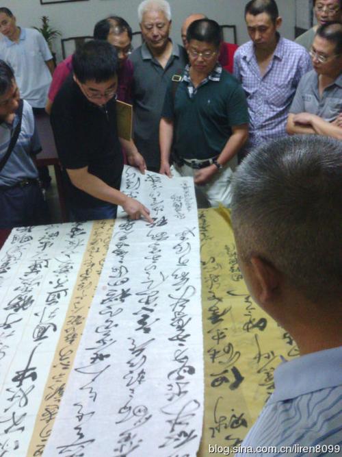 四川省书法家协会副主席戴跃,刘新德来乐山看稿