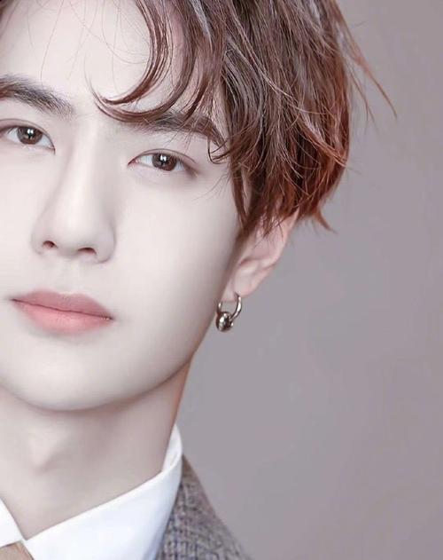 最后一页 王一博这五官精致! (来自:小苹果炒酸奶)