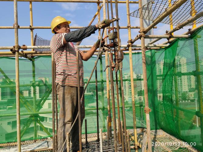 七层墙柱钢筋电渣压力焊