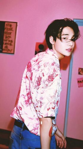 安利今天无辜的one小帅哥