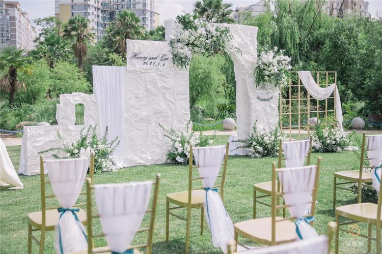 小清新户外草坪婚礼纯粹自然的艺术气质尤其温柔的爱意