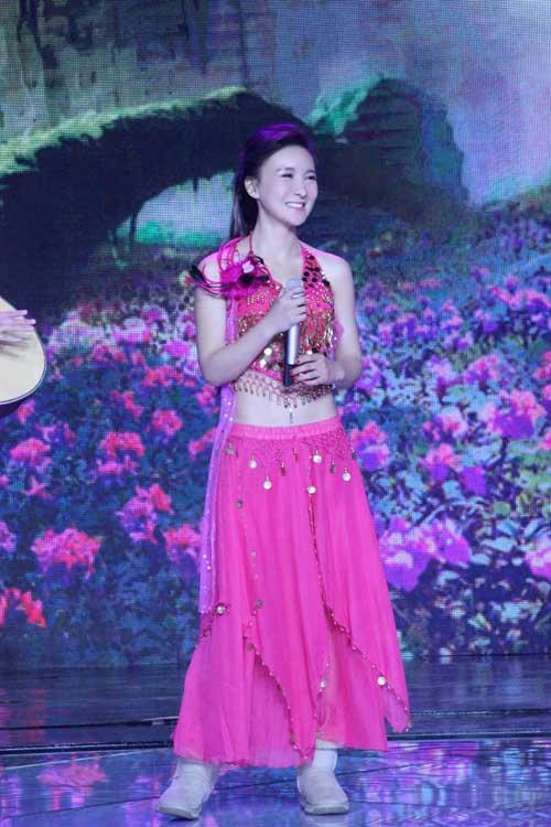 《封神英雄榜》开年将播 郑亦桐秀性感肚皮舞