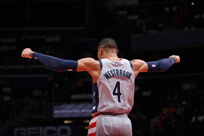 黄蜂110:115奇才 威少为抢篮板摔地上,和比尔联手大逆转