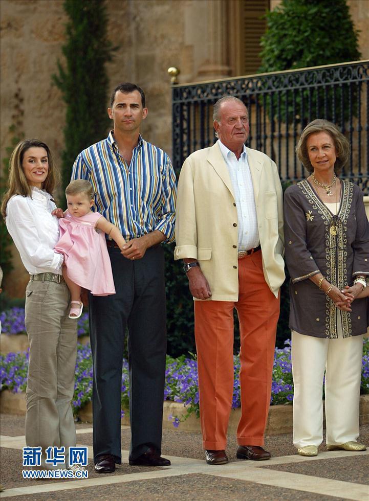 西班牙国王卡洛斯一世宣布让位