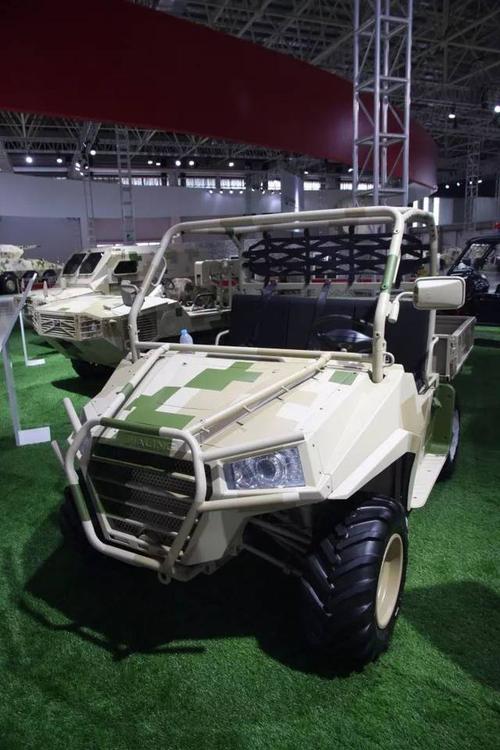 "山猫"8*8全地形车