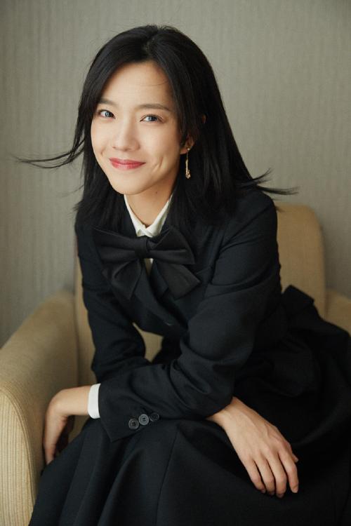 26 庄达菲】面向阳光,一笑生花.温柔且富有.