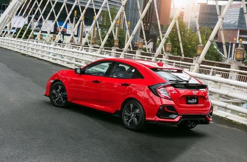 2021款思域月均销量破万,两厢版迅速受到年轻用户喜爱