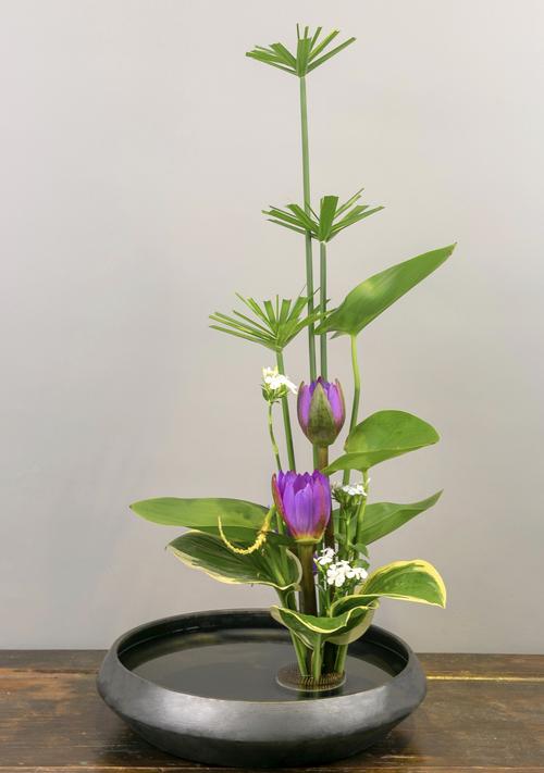 传统插花的要素——花材的固定方法