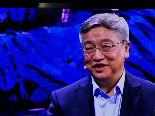 七 律 赞2020感动中国人物谢 军