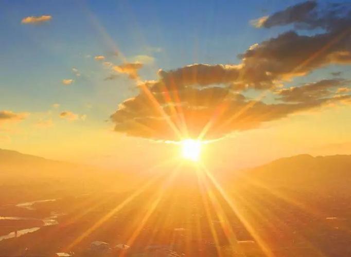 清晨一缕阳光,漂亮的光影