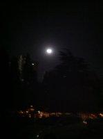 月亮,在城市上空