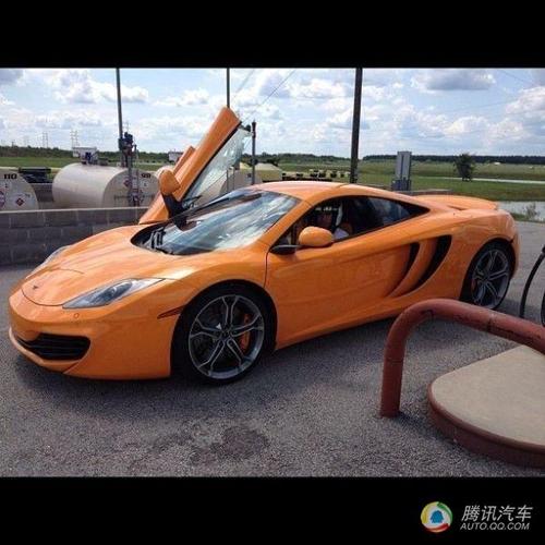 美前海豹突击队员变富豪 晒豪车等奢华照_烟台汽车