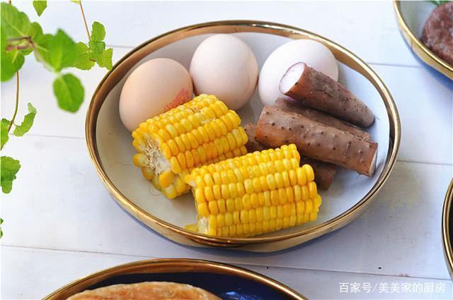 我的粗粮养生早餐,玉米山药煮鸡蛋,配上一杯养生粥,超级营养的早餐!