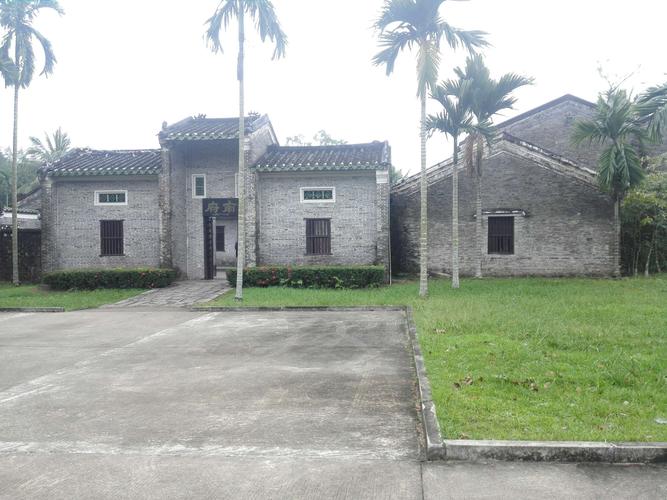 纪念园中还仿造当年南霸天的"南府".