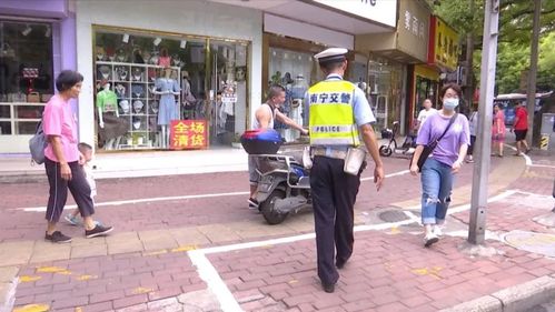 千万别这样骑电动车,交警正在严查整治!被抓一次罚50元