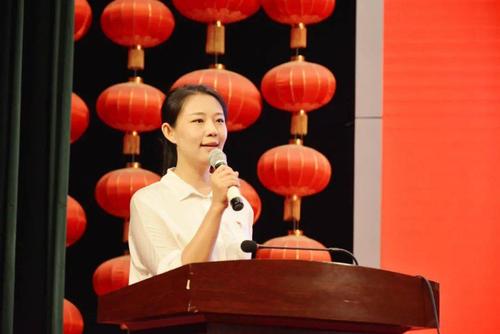 实验幼儿园 路丽娜