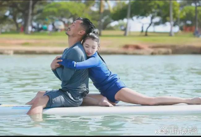 周冬雨余文乐俩人玩的好嗨